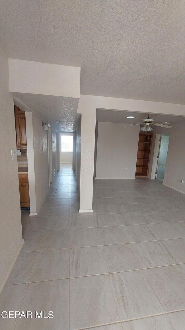 Building Photo - 675 Santa Barbara Dr