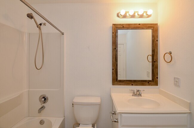 Building Photo - 9996 Boulder Bend Ln