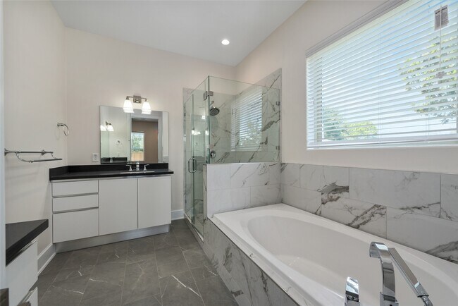 Building Photo - 9406 Glenfield Ct