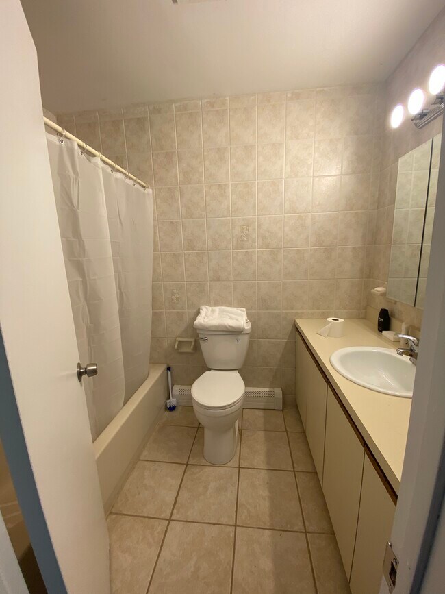 Building Photo - 2074 Motor Pky