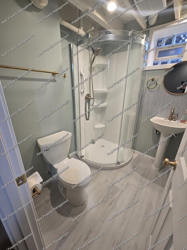 Building Photo - Updated Munster Cape Cod