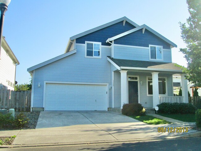Building Photo - Excellent Location in Fishers Landing near...
