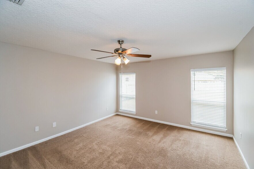 Building Photo - 12363 Guava Ct