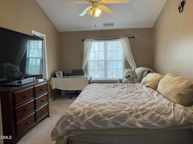 Building Photo - 2044 Metacomet Way