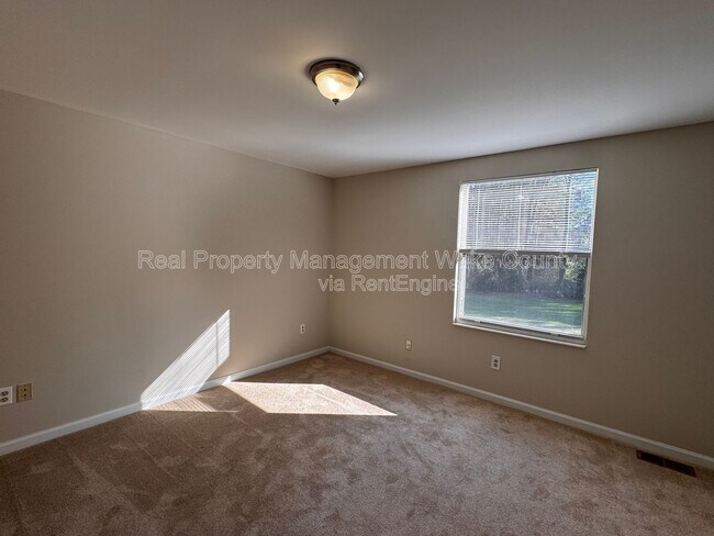 Building Photo - 104 Benedict Ln