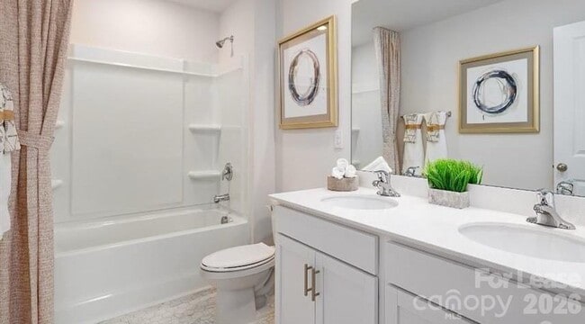 Building Photo - 1720 Vanderlyn St