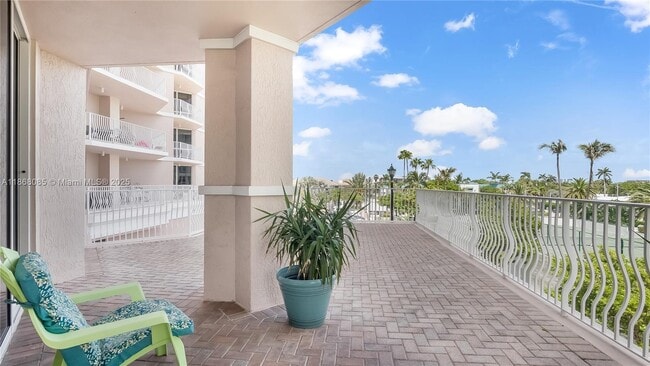 Building Photo - 1460 S Ocean Blvd