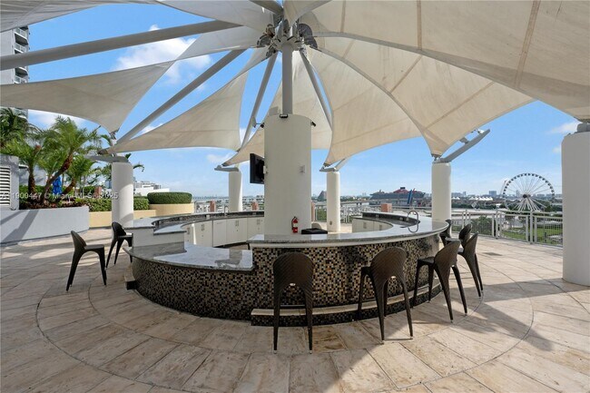 Building Photo - 253 NE 2nd St