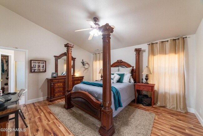 Building Photo - Westside 4 Bed, 2.5 Bath House with A/C & 2-Car Garage Near NAU & CCC! Students & Pets OK! Aug 10th!