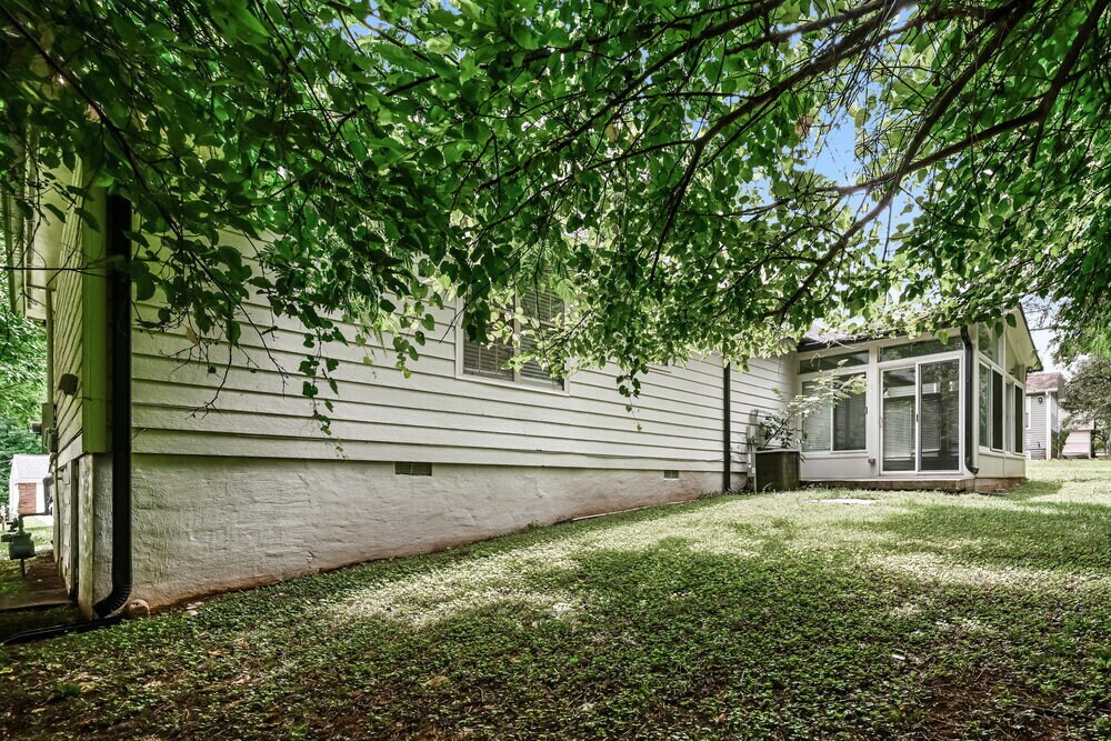 Building Photo - 2921 Sunset Ct