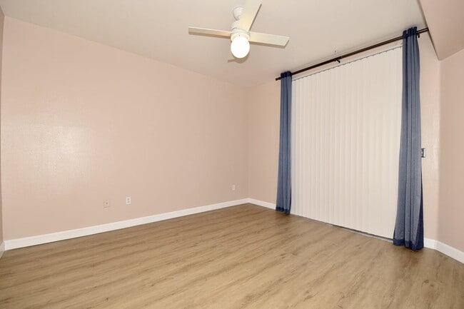 Building Photo - Next To Durango Casino | Gated Community | Laminate Floors | Community Fitness