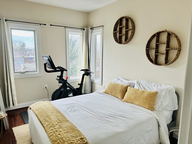 guest bedroom - 1332 Talbert Ct SE