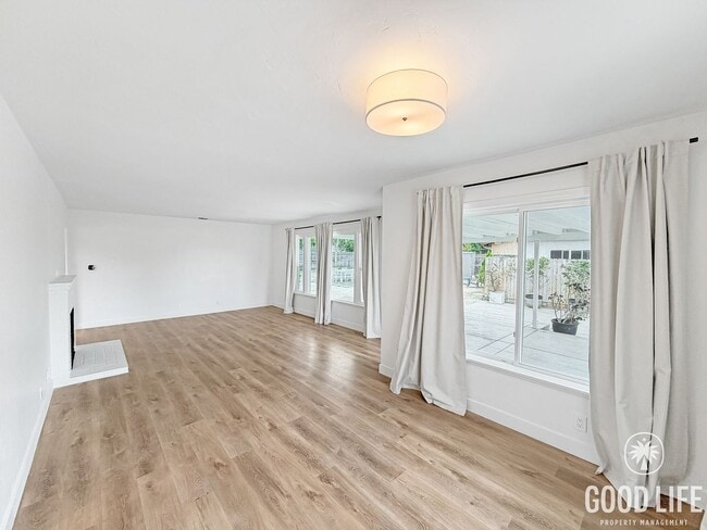 Building Photo - Bright 3BD/2BA Single-Family Home in La Mesa with Large Yard, In-Unit Laundry & Spacious Garage