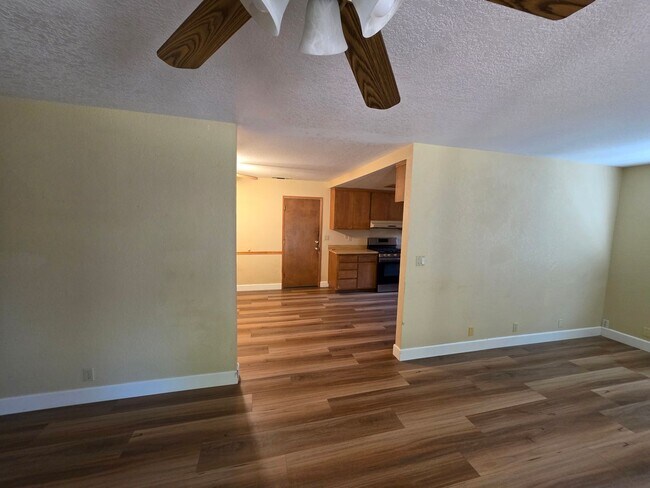 Building Photo - Charming Family Home for Rent in Auburn, C...