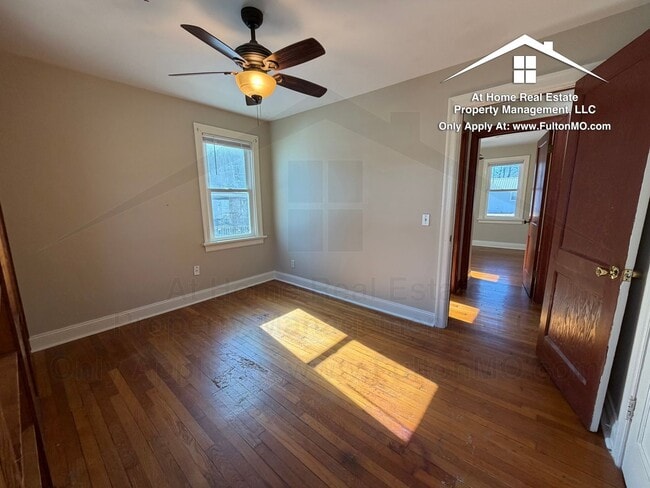 Building Photo - 707 Hollyhock Dr