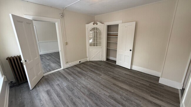 Interior Photo - 182 High Street