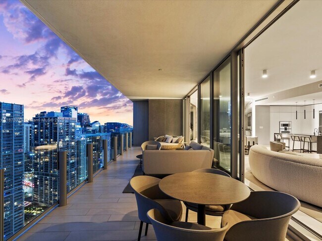 Building Photo - 300 Biscayne Blvd Way