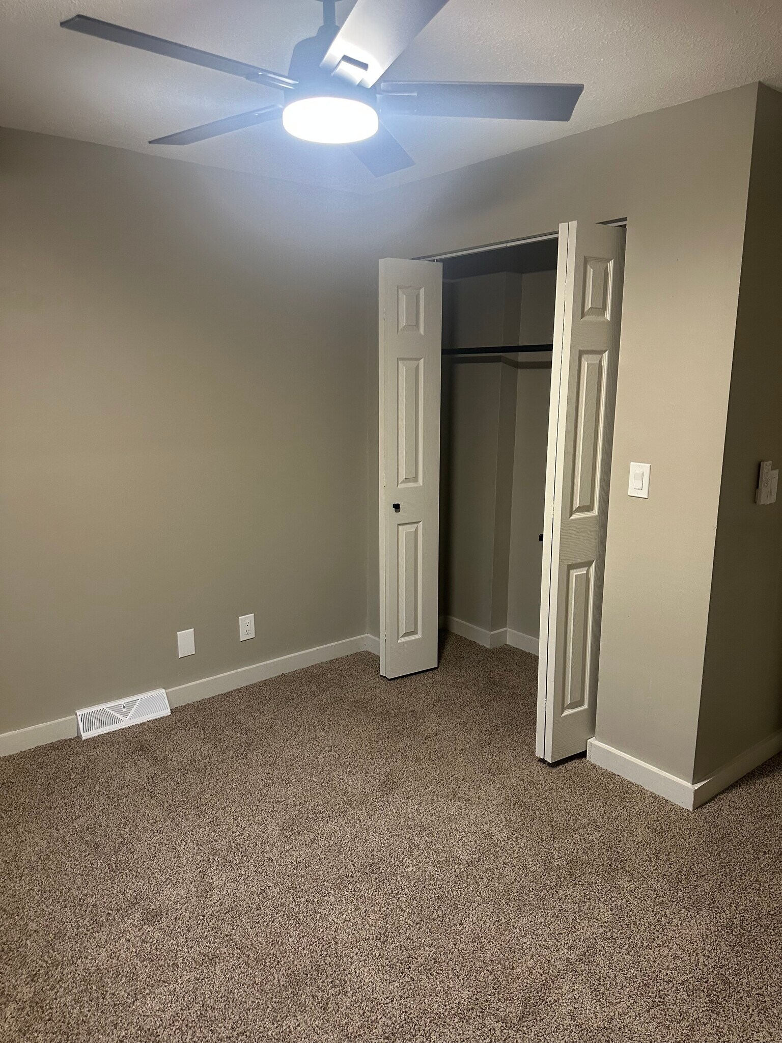 Bedrrom #2 closet - 1126 68th St