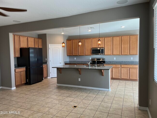 Building Photo - 19955 W Heatherbrae Dr