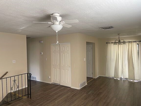 Eating are on right, ceiling fan on left - 605 W 15th St