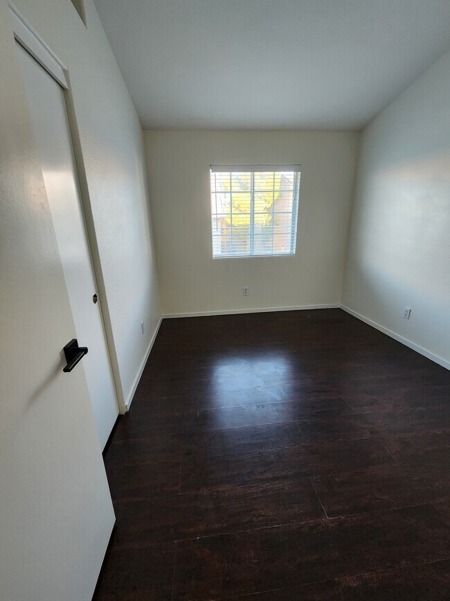 Bedroom 2 - 929 Dusty Creek St