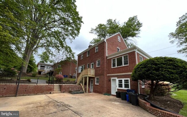 Building Photo - 4408 Glenridge St