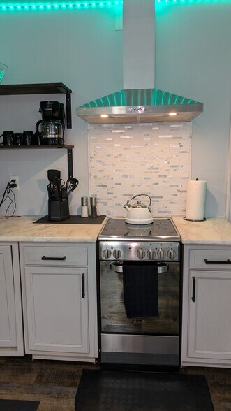 Building Photo - 389 E Rhinehill Rd SE