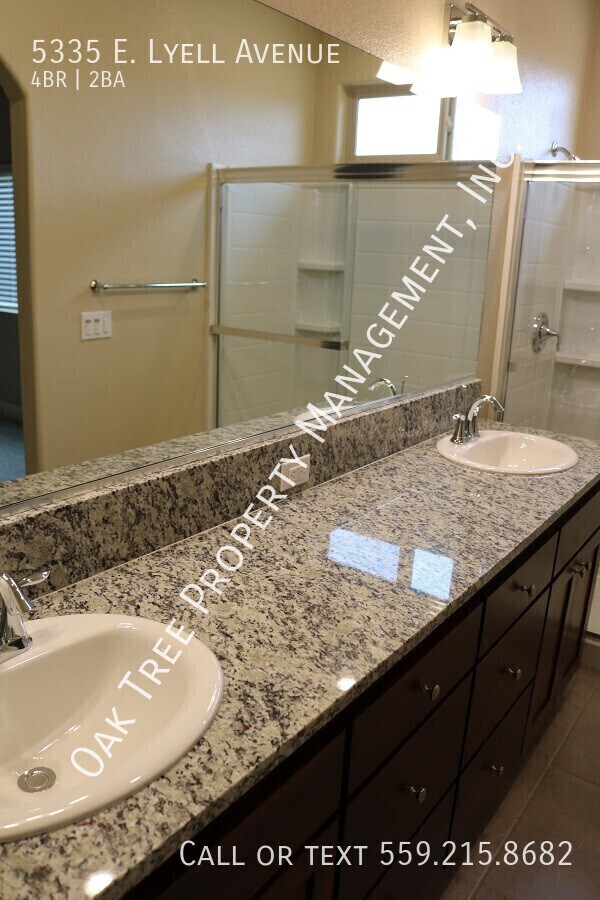 Building Photo - 5335 E Lyell Ave