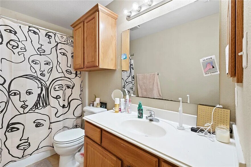 Building Photo - 1001 Krenek Tap Rd