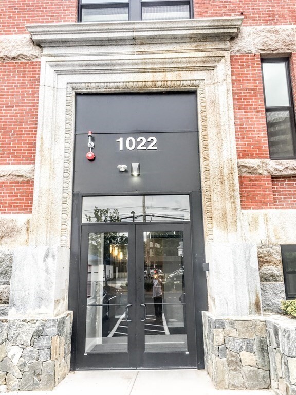 Building Photo - 1022 Hancock St