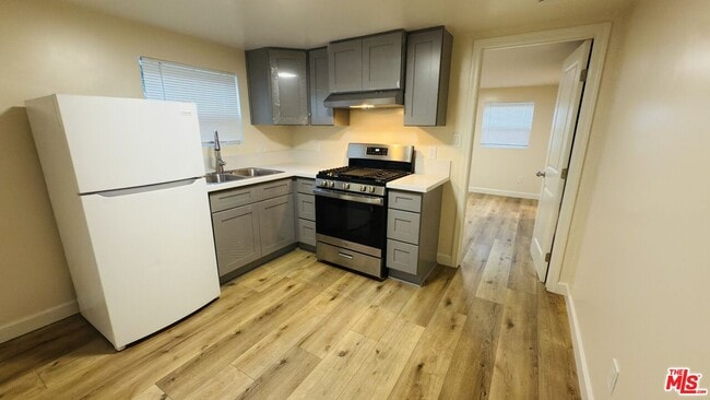 Building Photo - 385 Redondo Ave