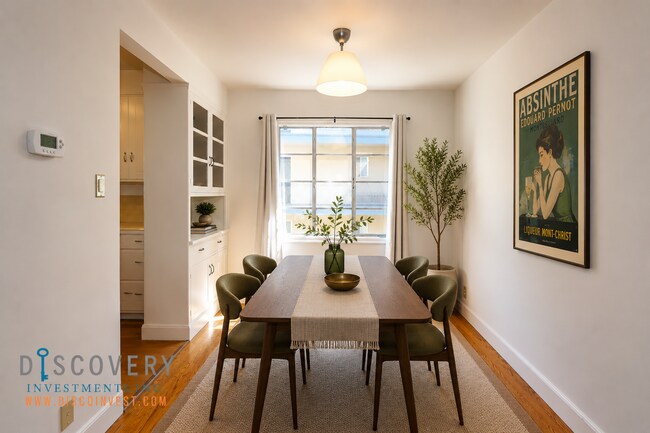 Building Photo - Charming Adams Point One Bedroom Condominium