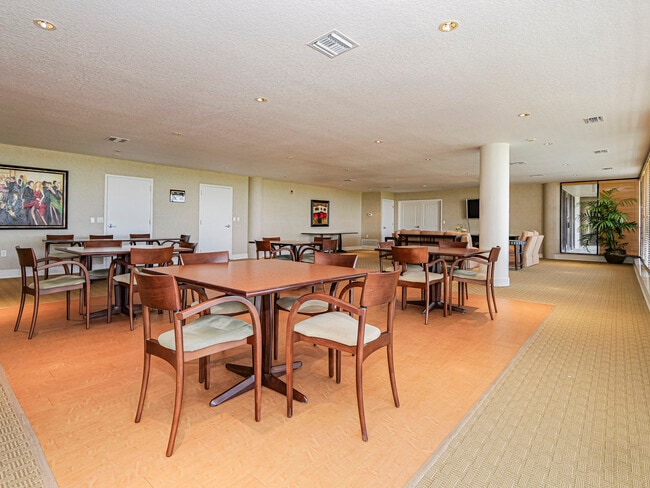 Building Photo - 4600 Jimmy Buffett Mem Hwy