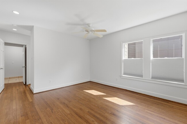 Building Photo - 2132 Tangley St