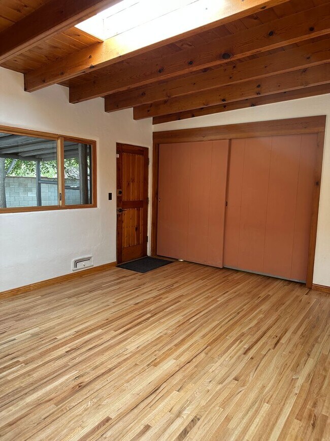 Building Photo - 1938 San Ildefonso Rd