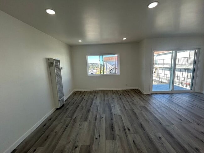 Building Photo - 10237 Tujunga Canyon Blvd