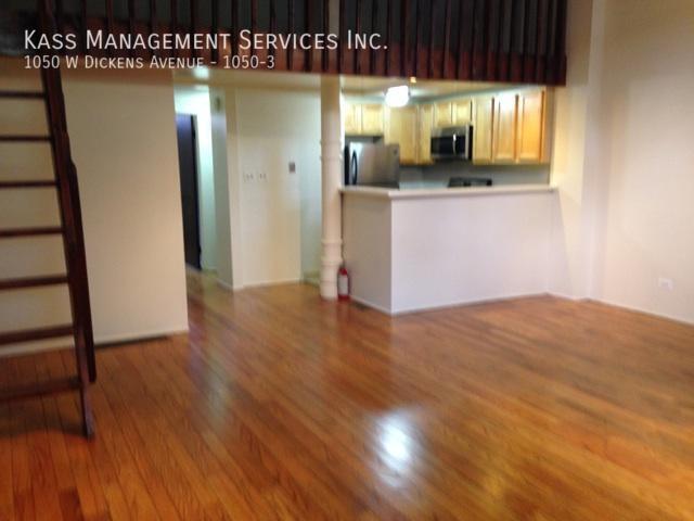 Building Photo - 1050 W Dickens Ave