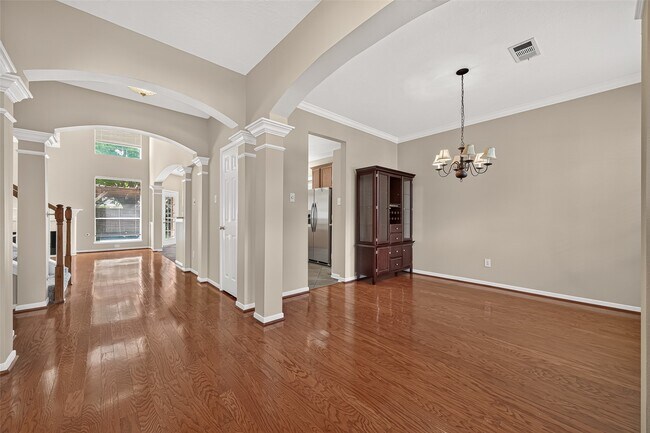 Building Photo - 18515 Autumn Park Dr