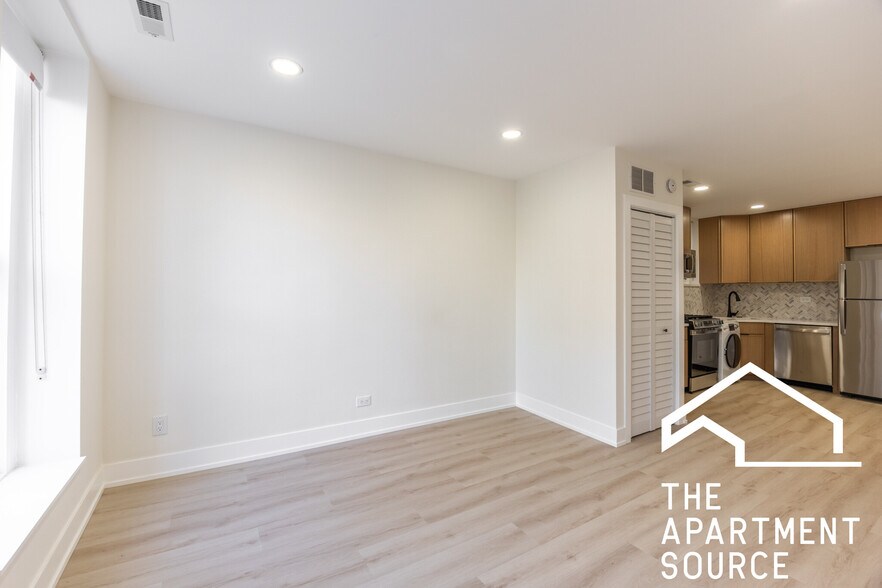 Building Photo - 1313 W Ohio St