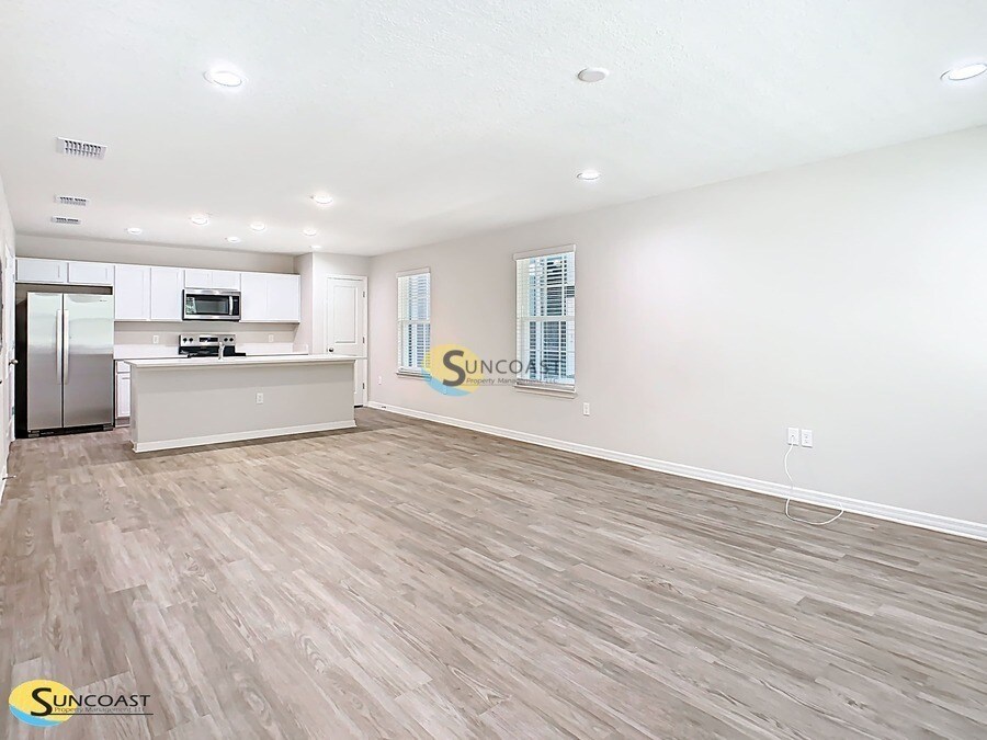 Building Photo - 3821 SW 43rd Ct