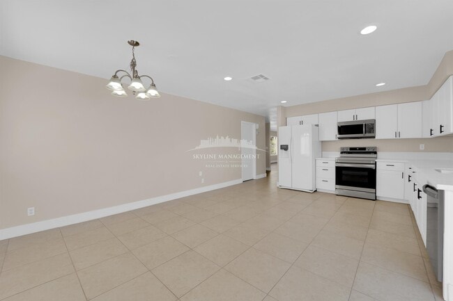 Building Photo - 6762 Carrera Dr