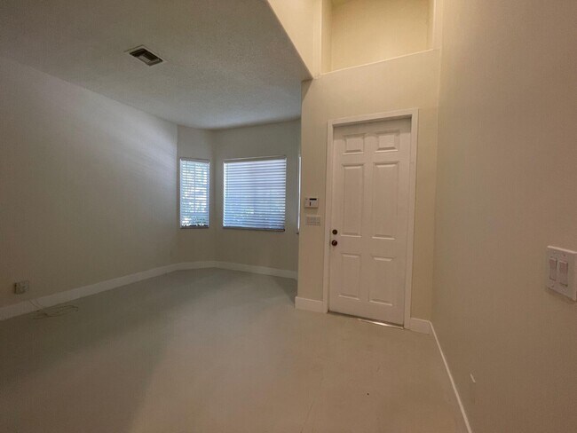Building Photo - 1806 NW 98th Ave