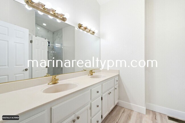 Building Photo - Home Sweet home-Beautiful remolded 3 bedroom 2 bathroom