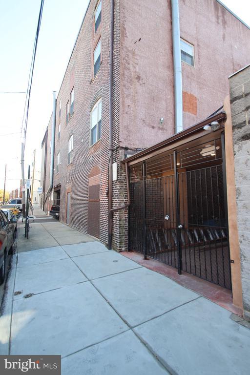 Building Photo - 1218 S 8th St