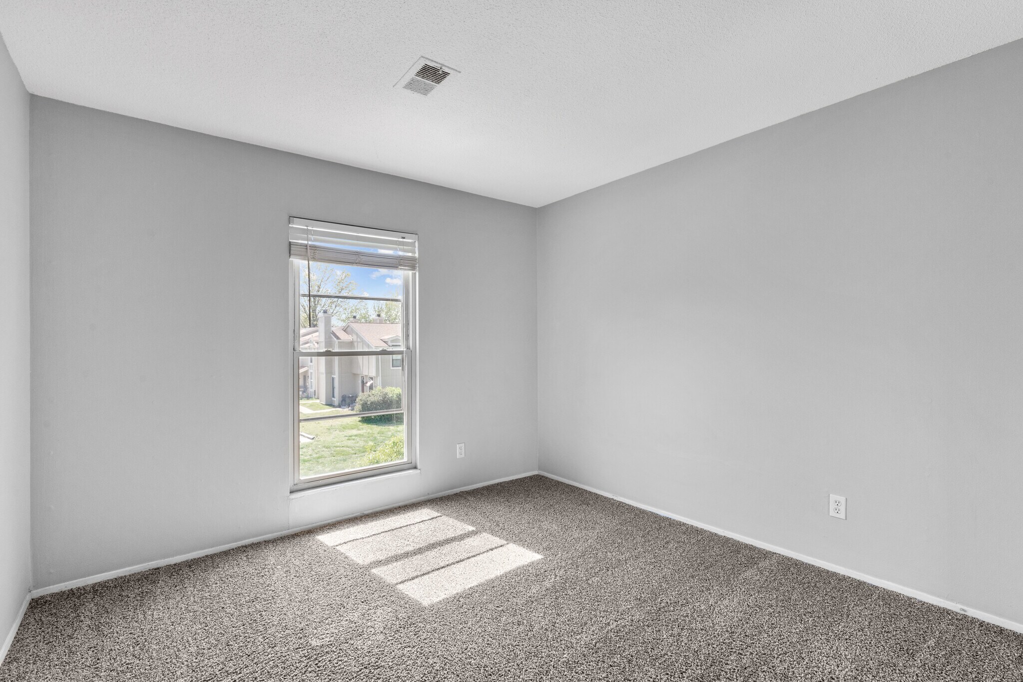 Building Photo - 147 Harbor View Dr