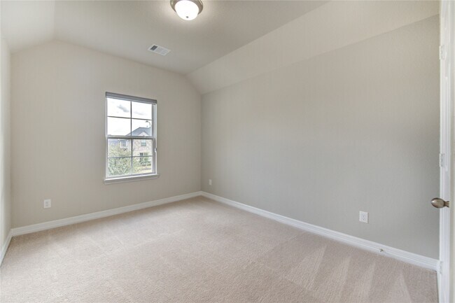 Building Photo - 28918 Woods Rose Ct