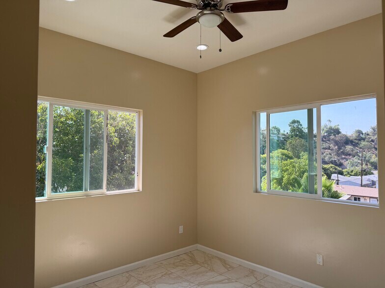 Building Photo - 4932 Campanile Dr