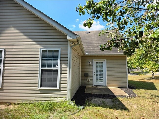 Building Photo - 307 Providence Dr