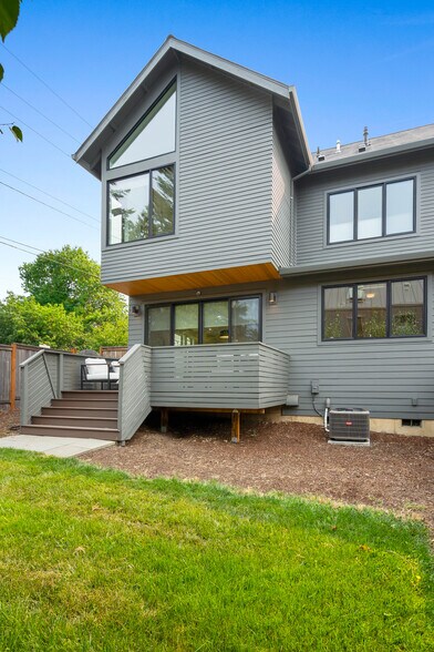 Building Photo - 1515 SE 57th Ave