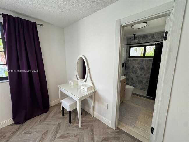 Building Photo - 20940 Bay Ct